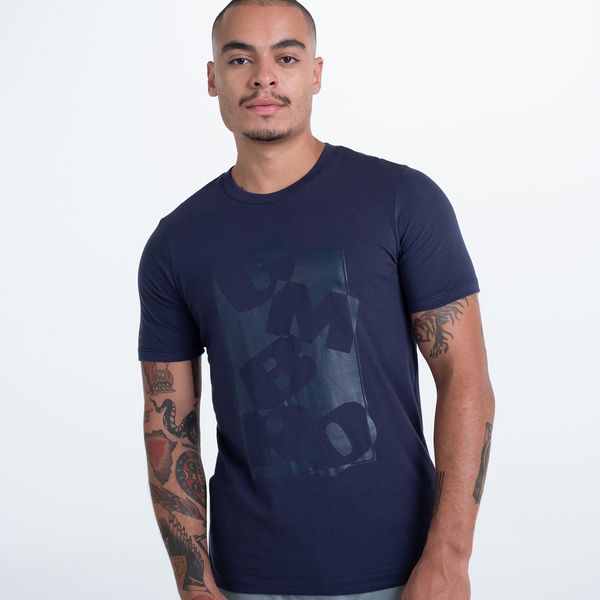 Camiseta Masculina Umbro College Piece