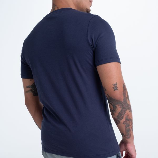 Camiseta Masculina Umbro College Piece