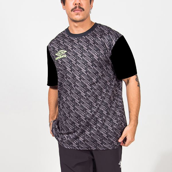 Camiseta Masculina Umbro Graphic Club