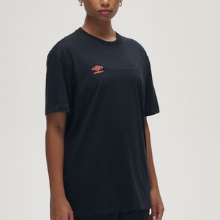 Camiseta Masculina Umbro Beyond The Pitch