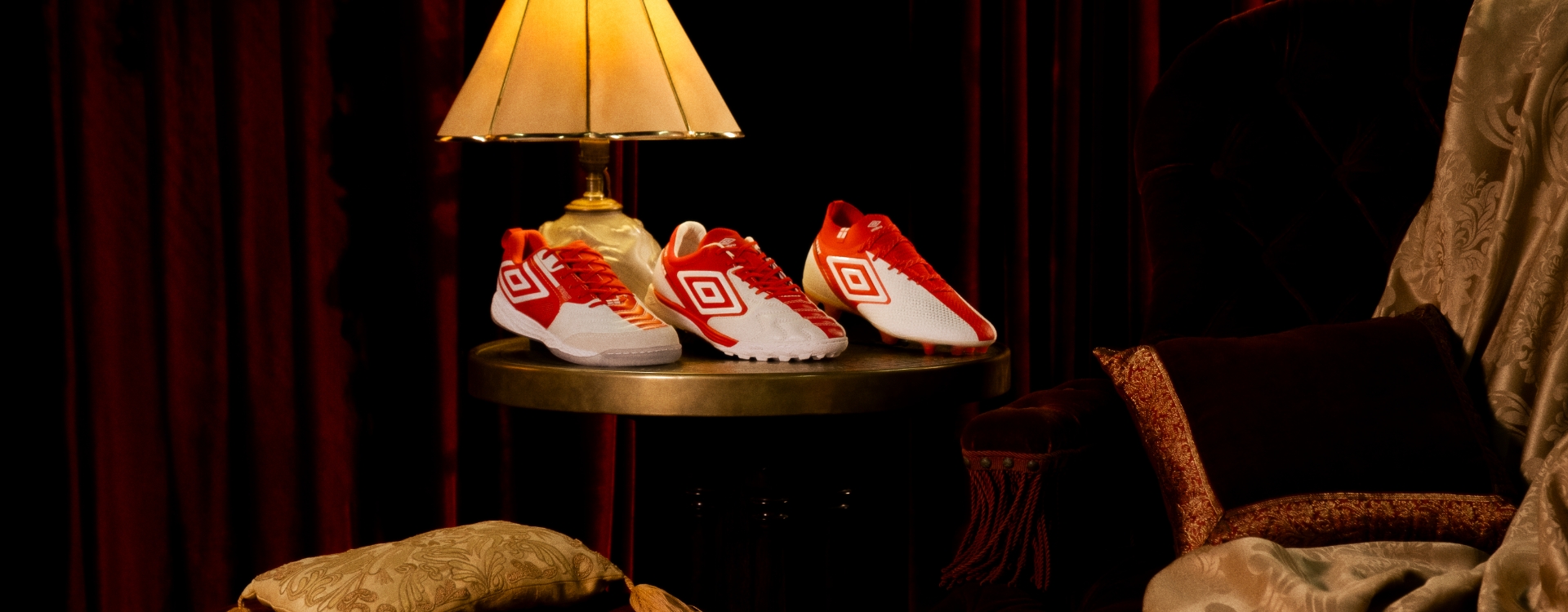 ## LEGADO INGLÊS <br>NO NOVO PACK DA UMBRO